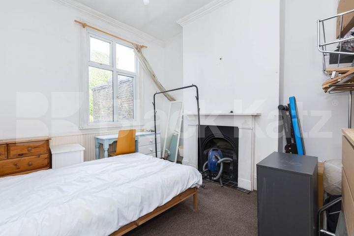 modern kitchen and bathroom wood floors walking distance to ucl avail 1/9/24 Hampstead Road, Camden / Euston